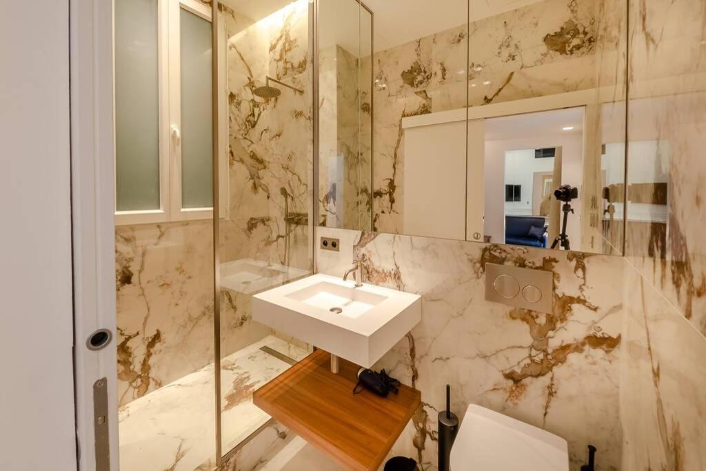 Appartement De Standing 5 - Tour Eiffel/Invalides ปารีส ภายนอก รูปภาพ